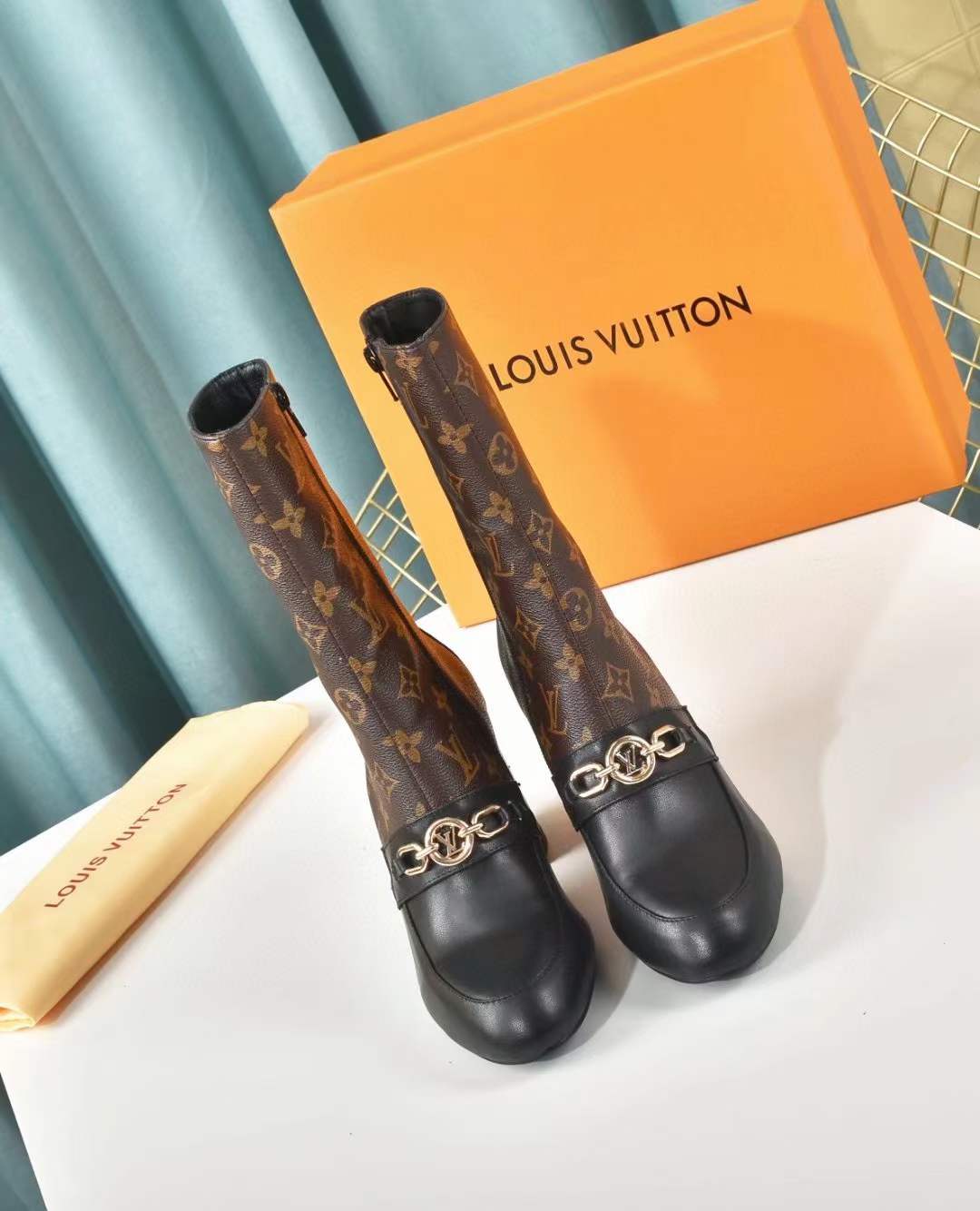 Women L*ouis V*uitton Top Sneaker