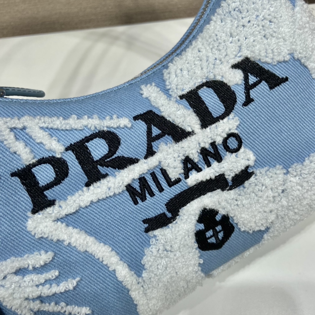 P*rada Bag Top Quality 23*17*6CM
