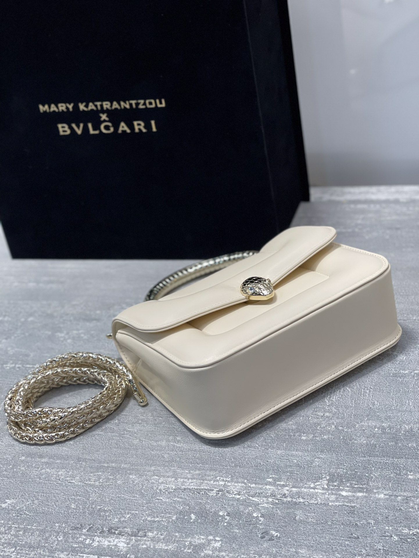 B*vlgari Top Quality Bag 19.2*15*6CM