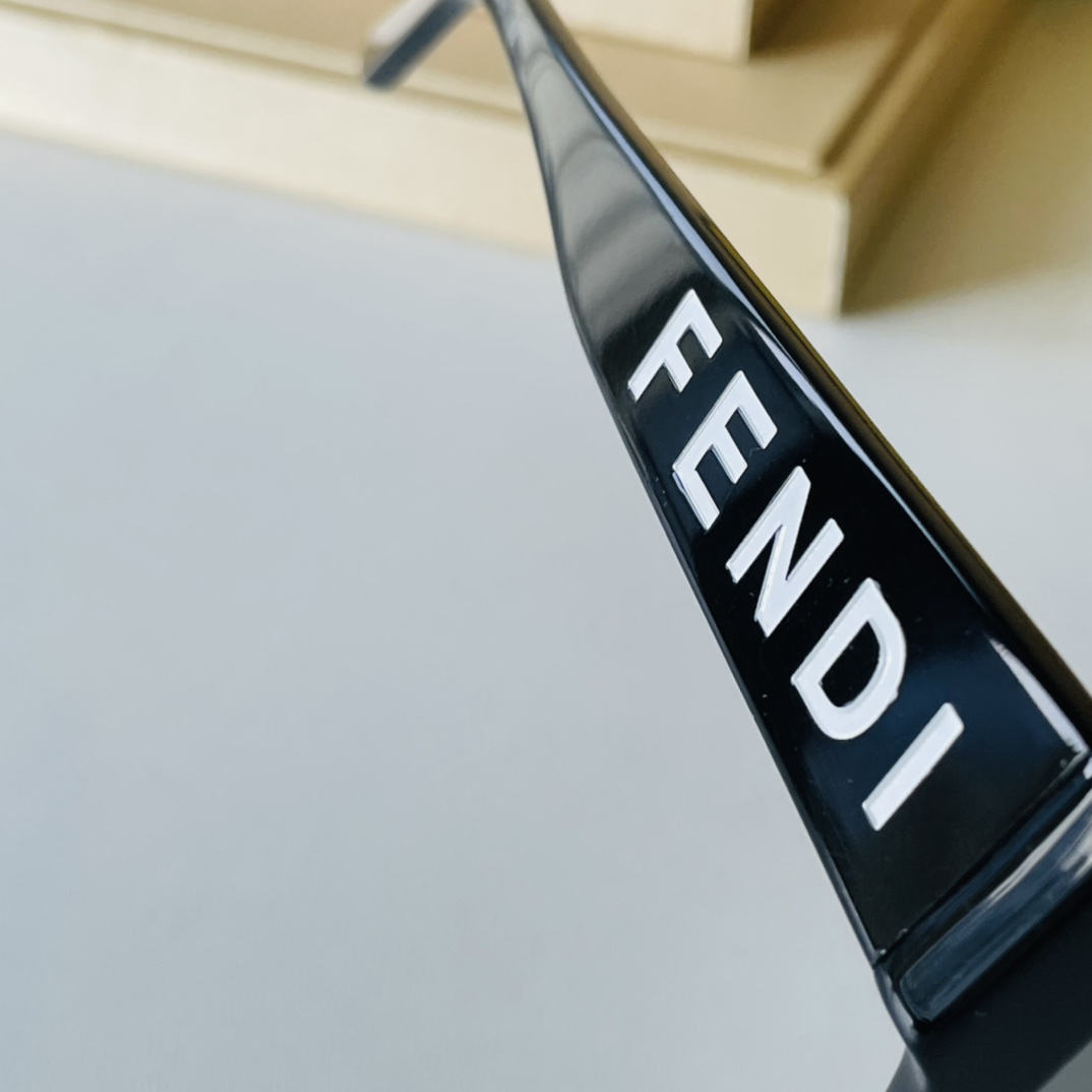 F*endi Glasses Top