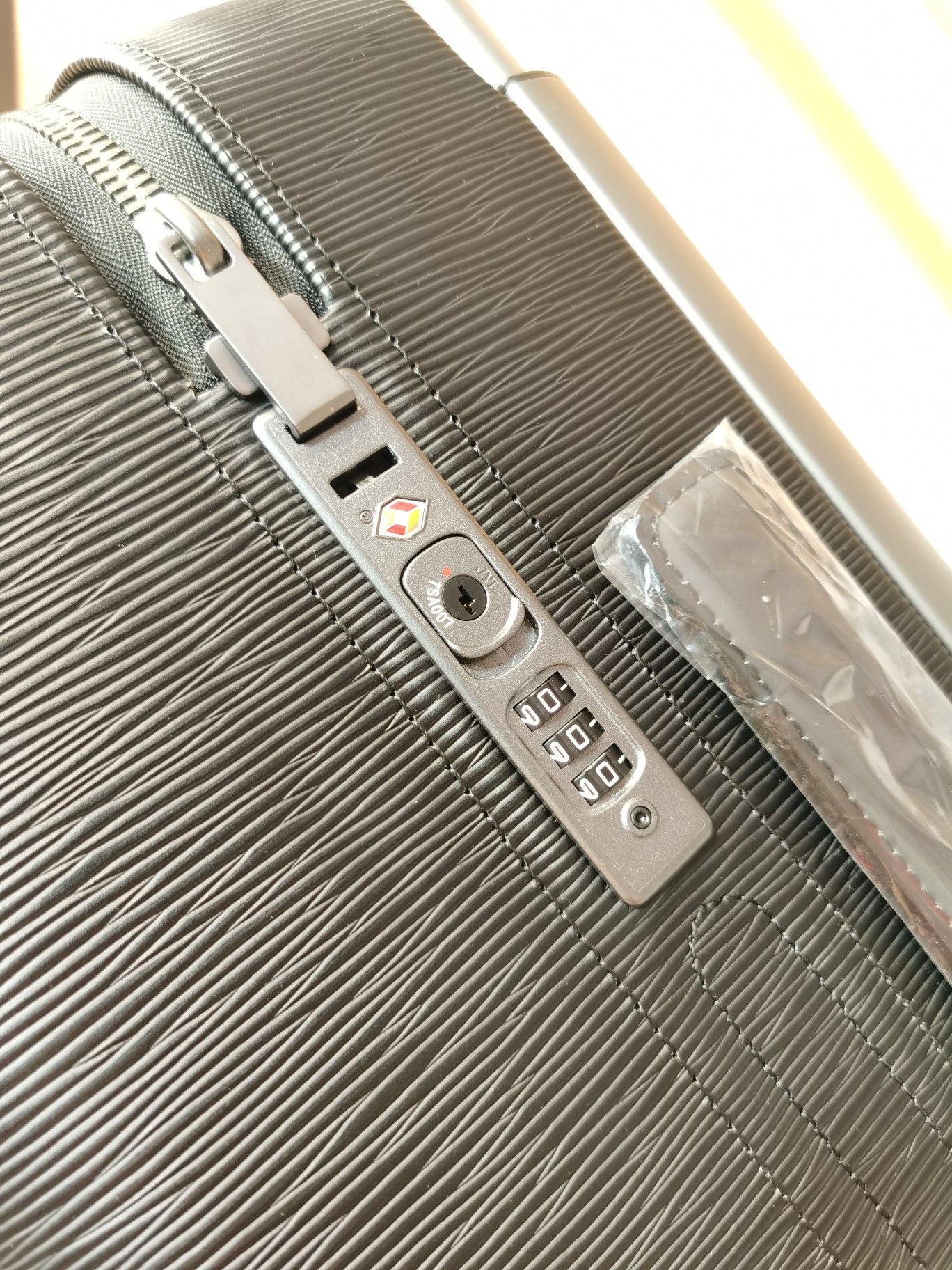 L*ouis V*uitton Luggage