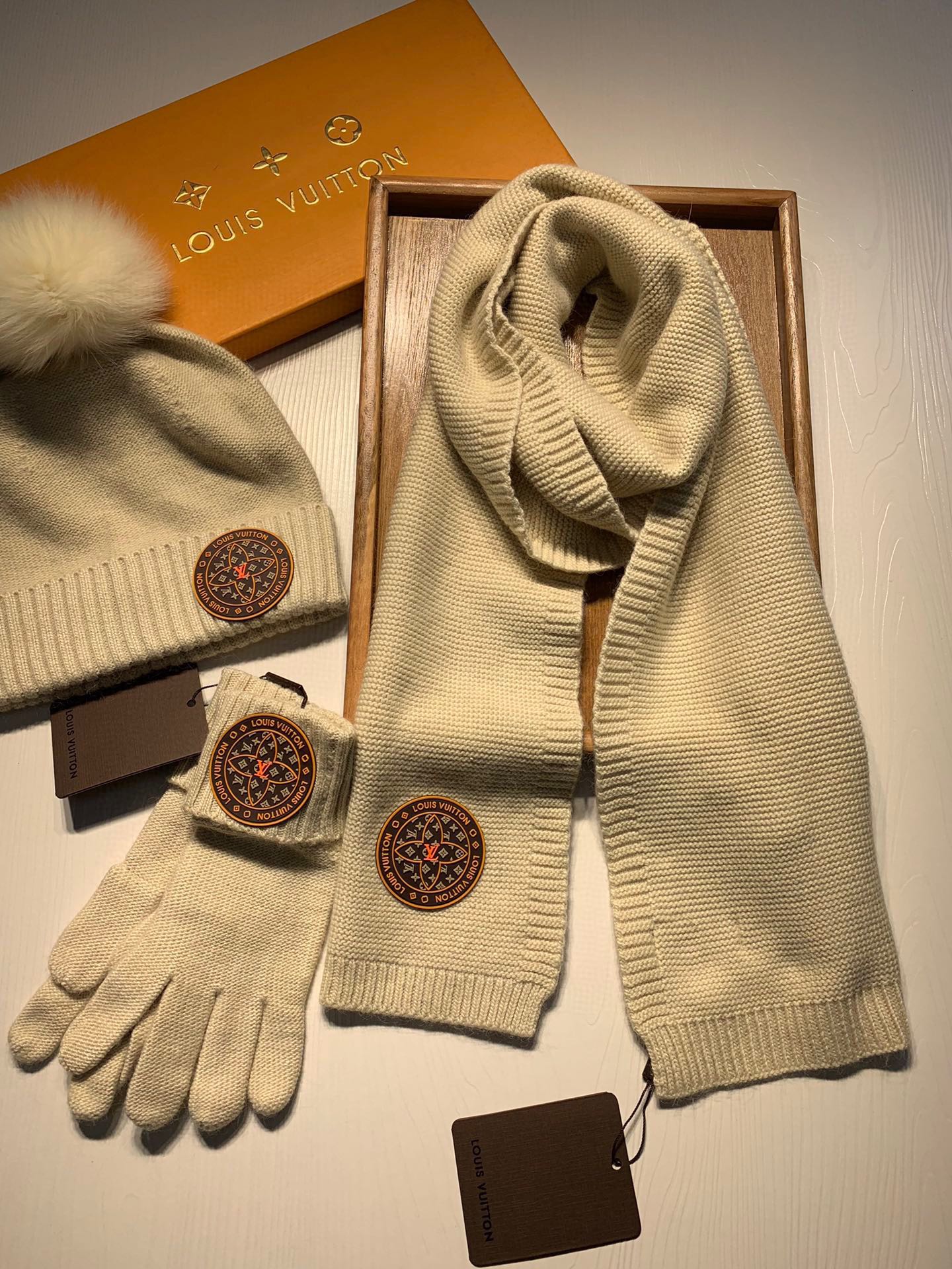 Scarf three-piece