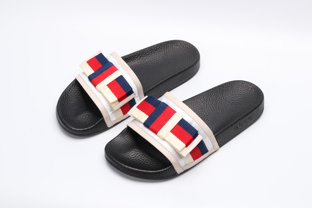G*cci Sandals