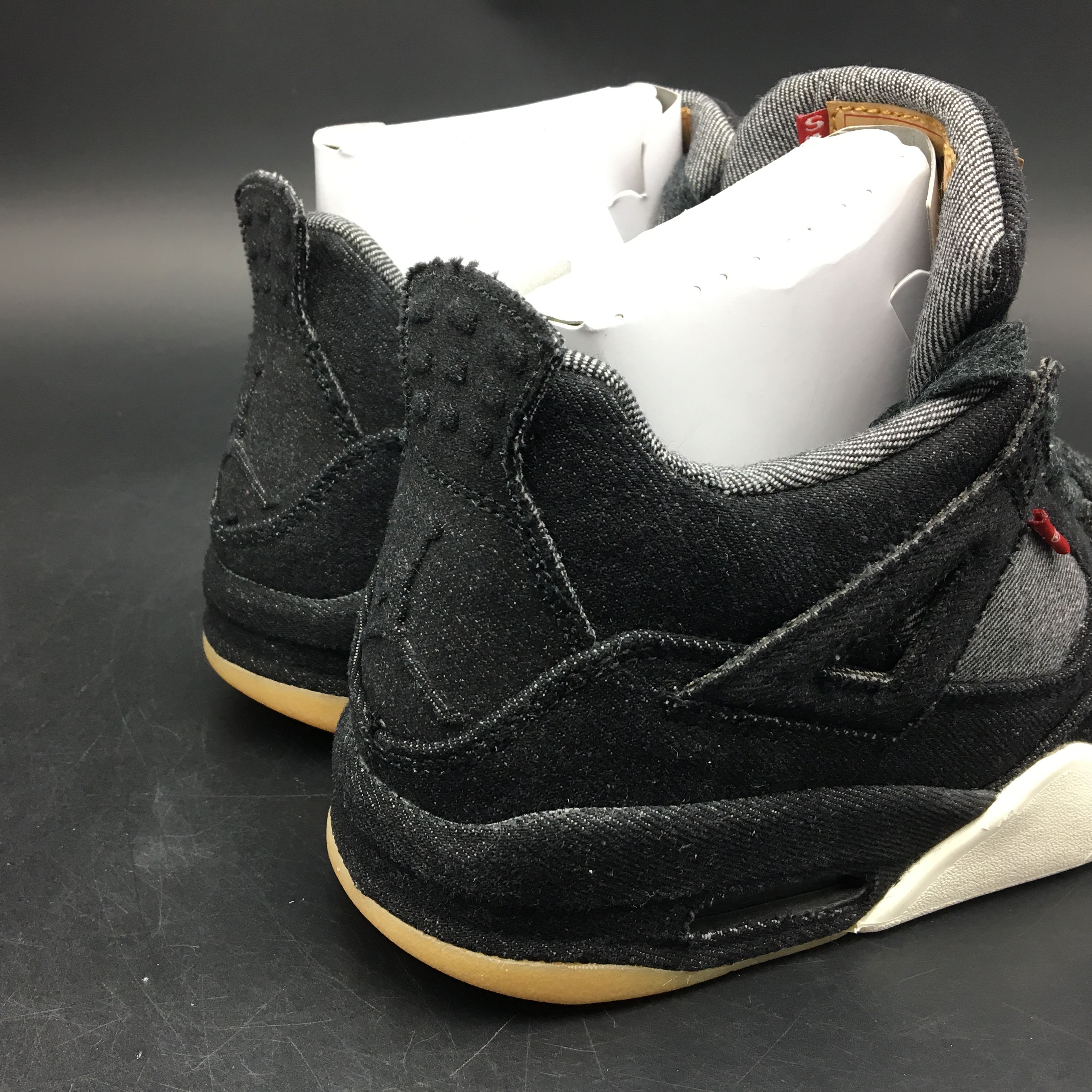 Air Jordan 4