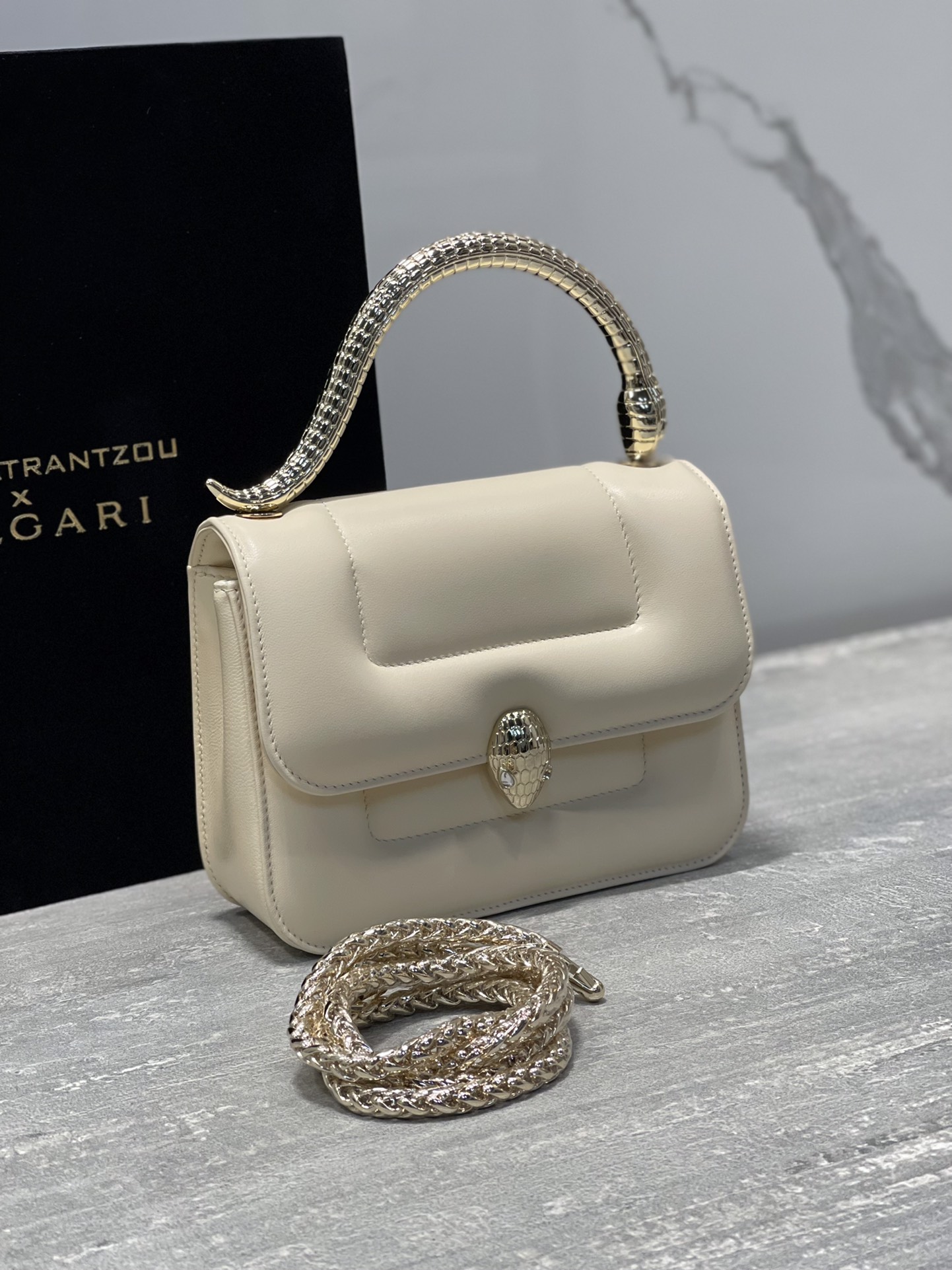 B*vlgari Top Quality Bag 19.2*15*6CM
