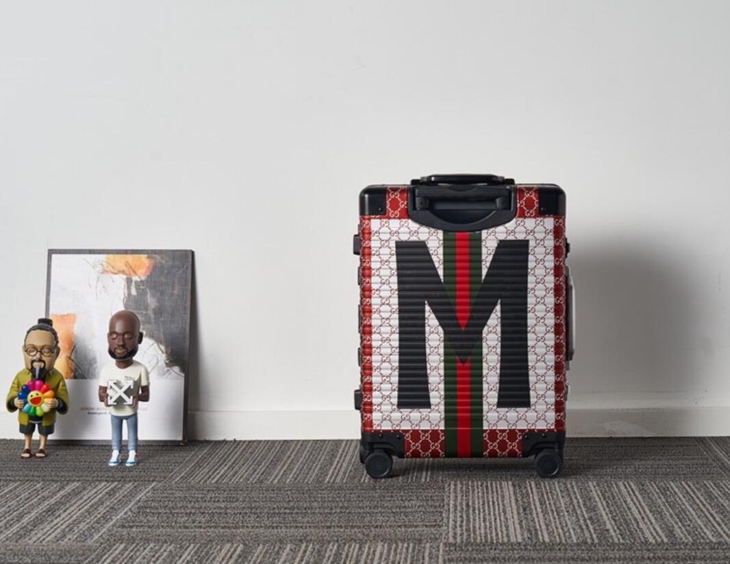 G*UCCI Luggage ()