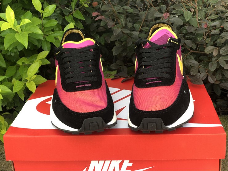 from NIKE Waffle One DA7995-600