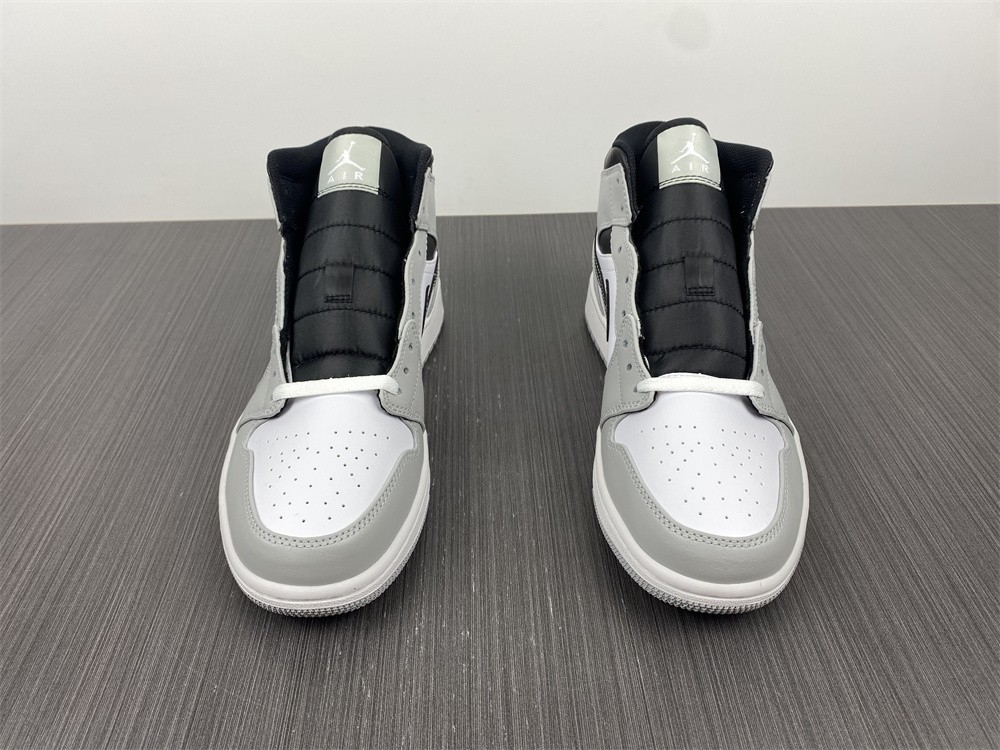 Air Jordan 1 Mid “Light Smoke Grey” 554724-078