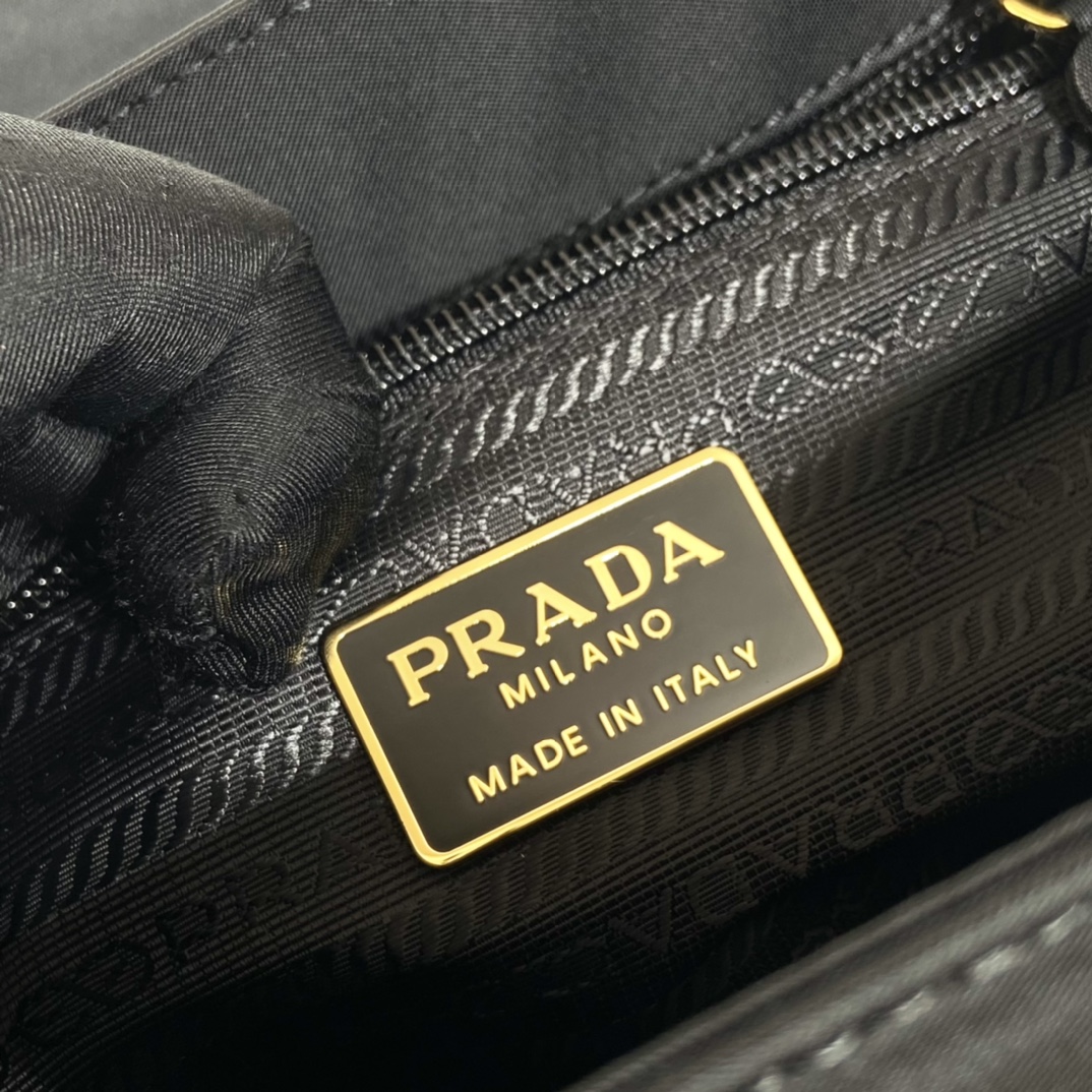 P*rada Bag Top Quality 21*17*12CM