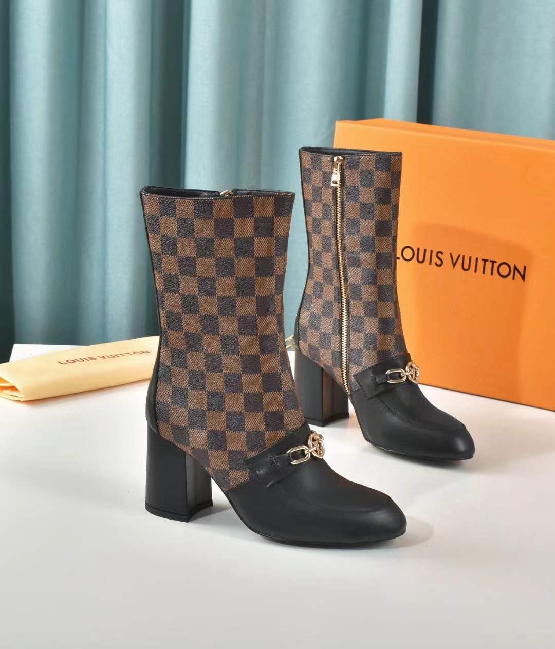 Women L*ouis V*uitton Top Sneaker