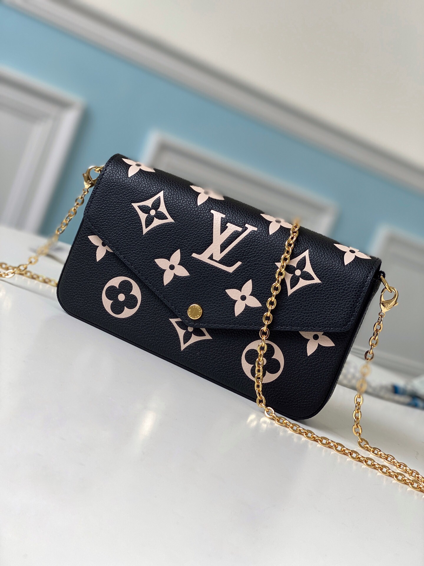 L*ouis V*uitton Top Bag 21.0 x 12.0 x 3.0cm