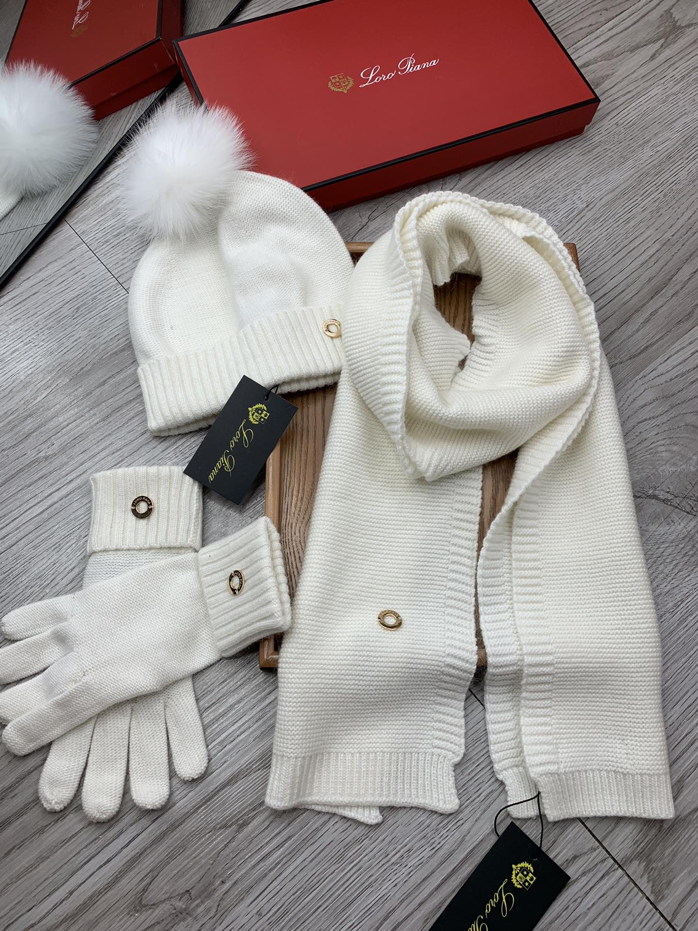 Scarf three-piece
