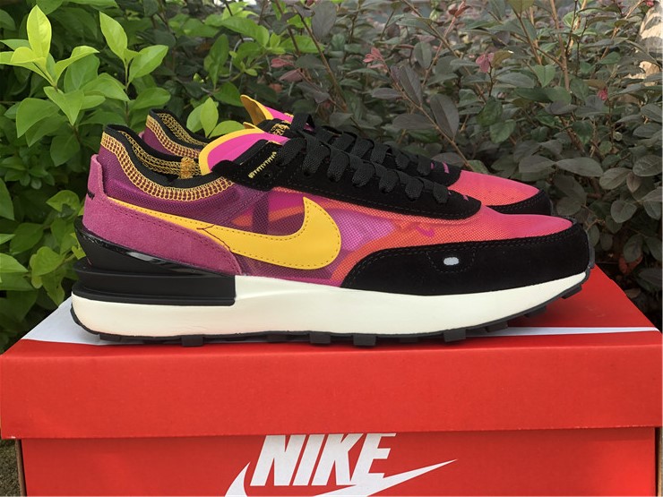 from NIKE Waffle One DA7995-600