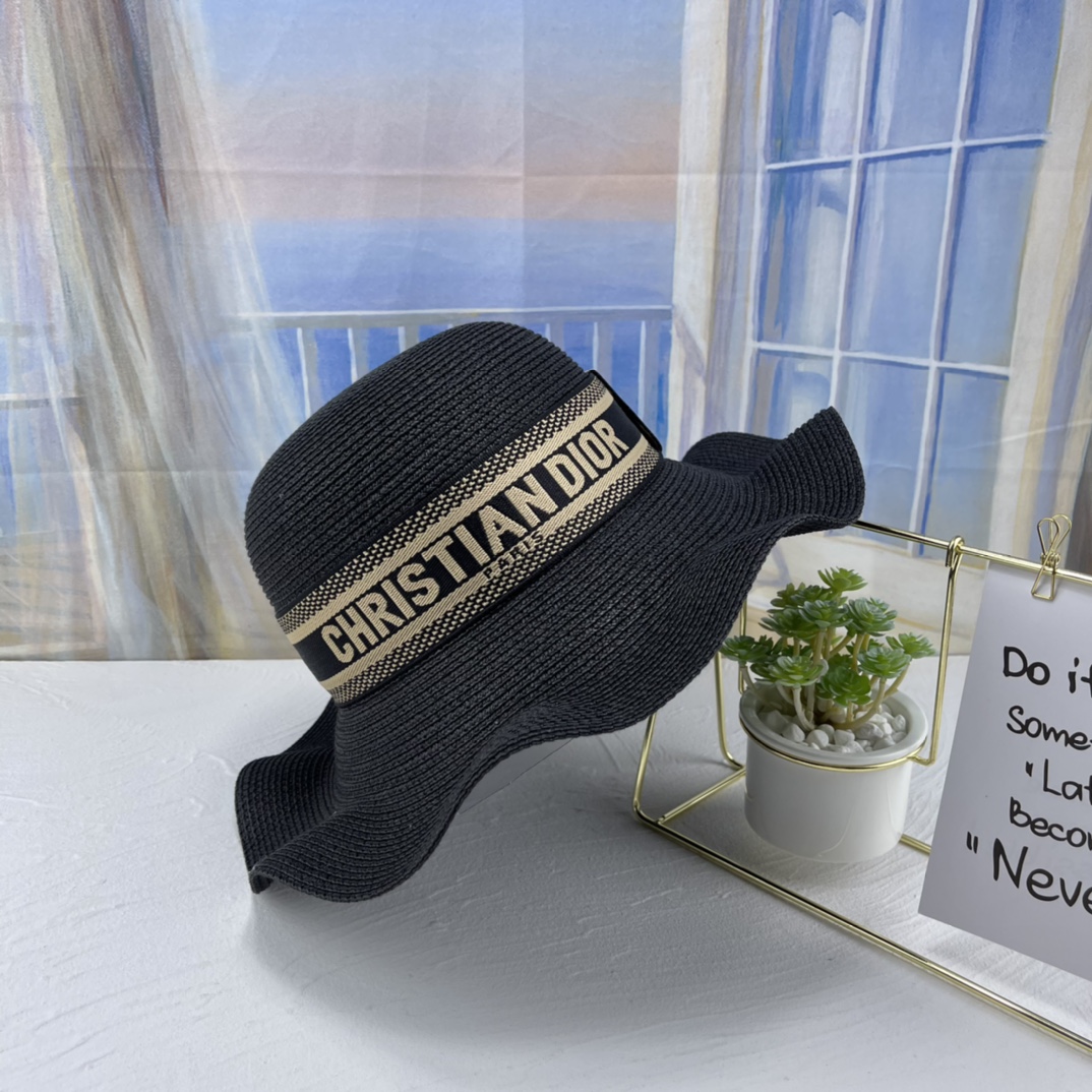 Top Hats 57cm