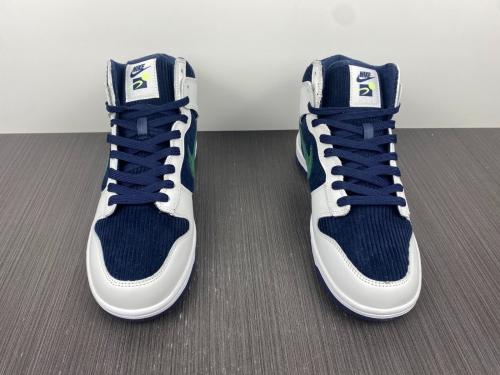 from Nike SB Dunk Hight DH0953 400