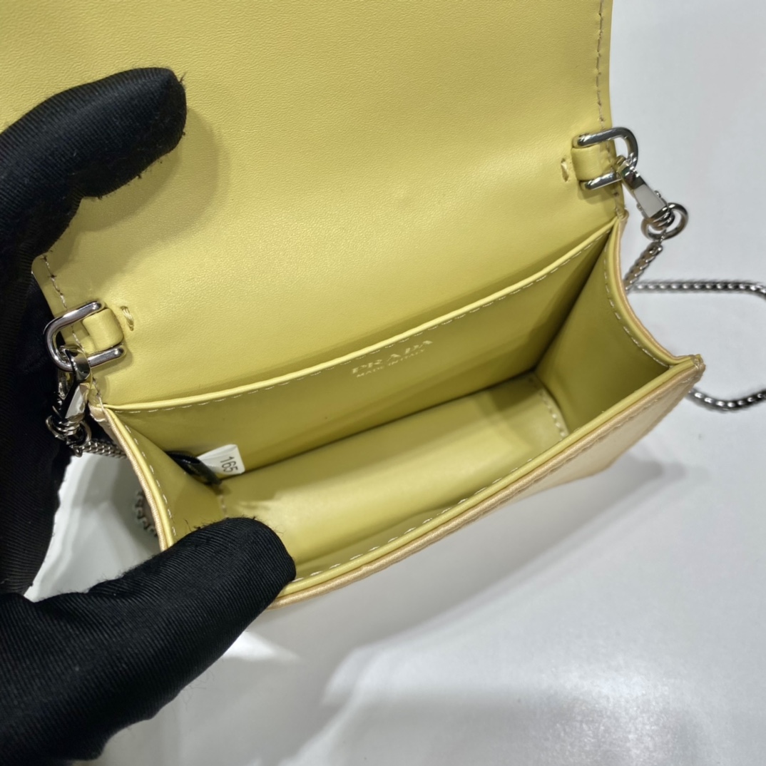 P*rada Bag Top Quality 11.5*8CM