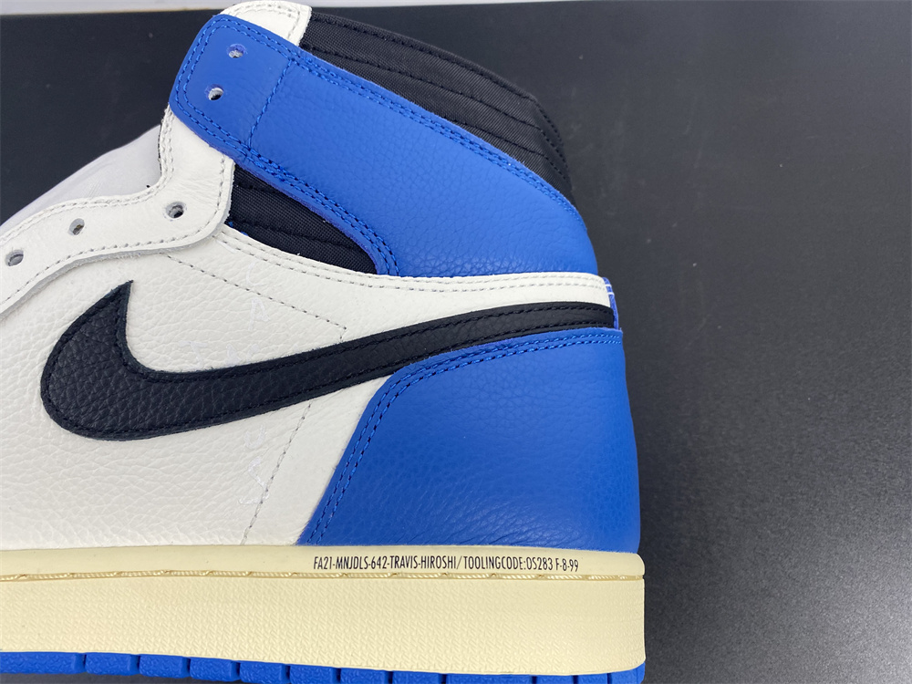 Air Jordan 1 Travis Scott DH3227-105