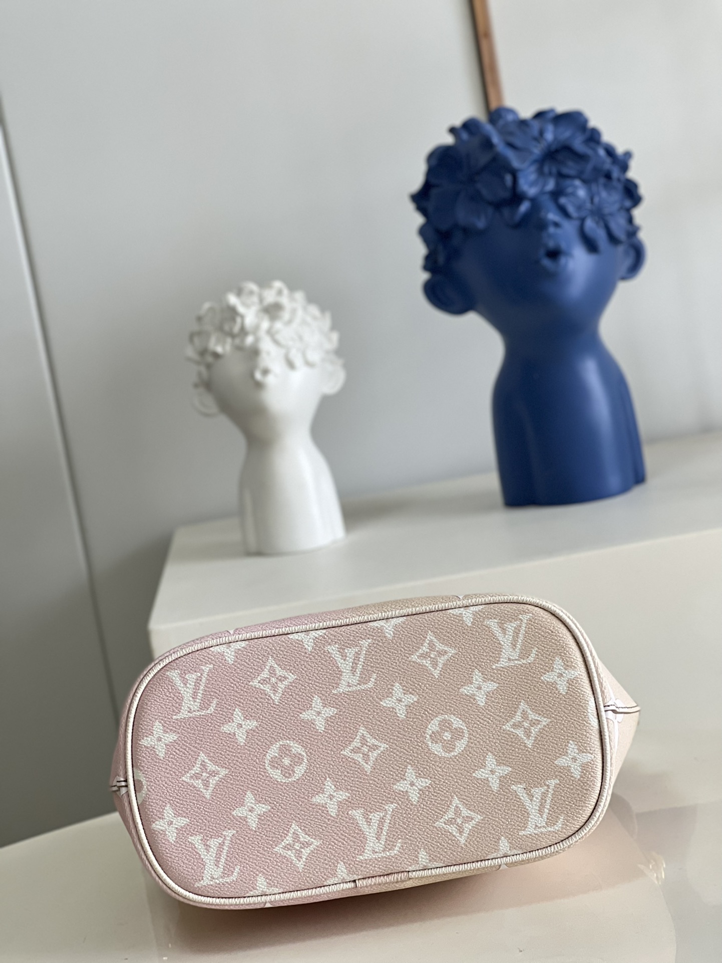 L*ouis V*uitton Top Bag 24*22*13CM