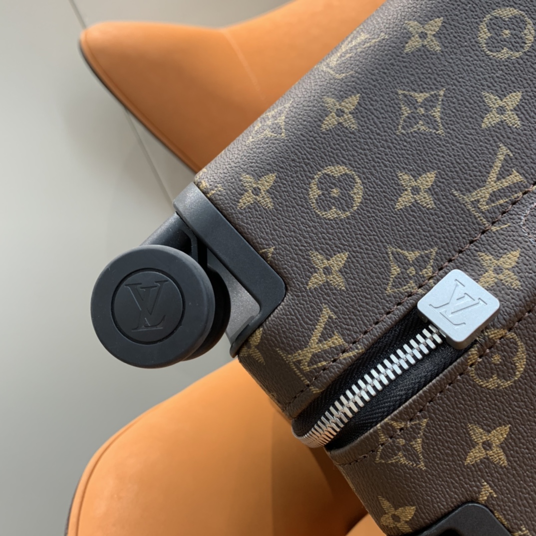 L*ouis V*uitton Luggage