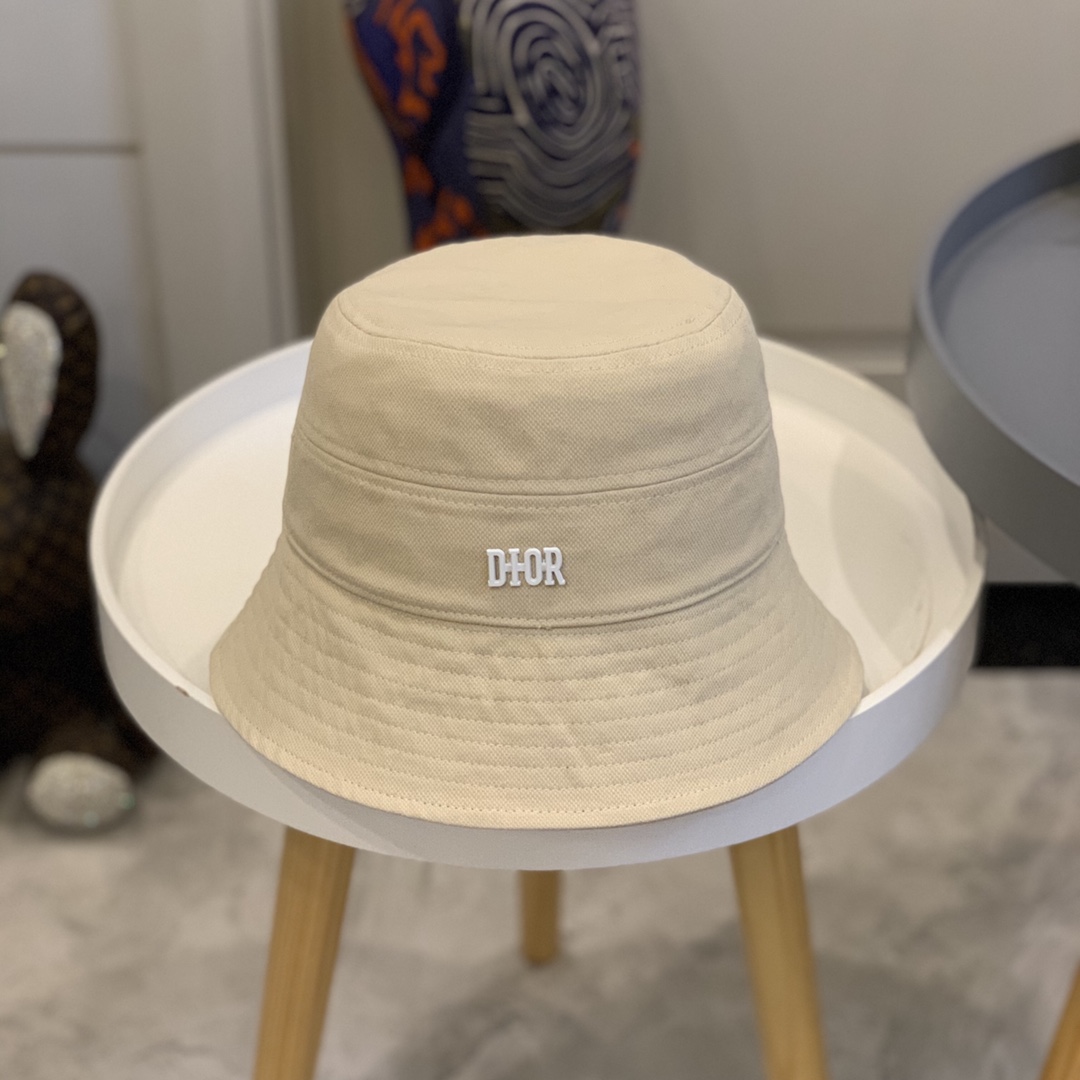 Top Hats 57cm