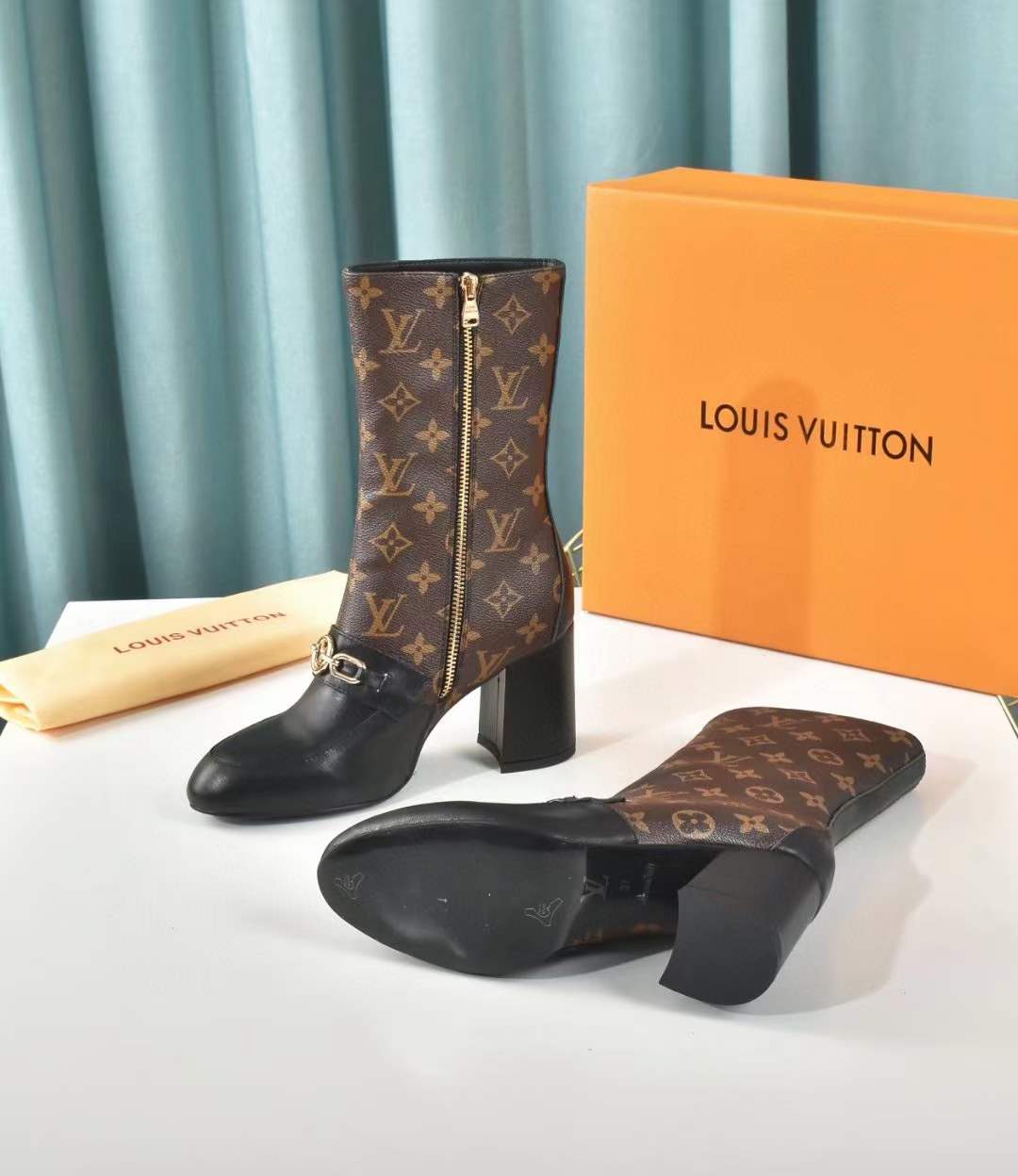 Women L*ouis V*uitton Top Sneaker