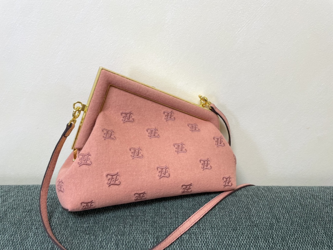 F*endi Top Bag 26*9.5*18CM