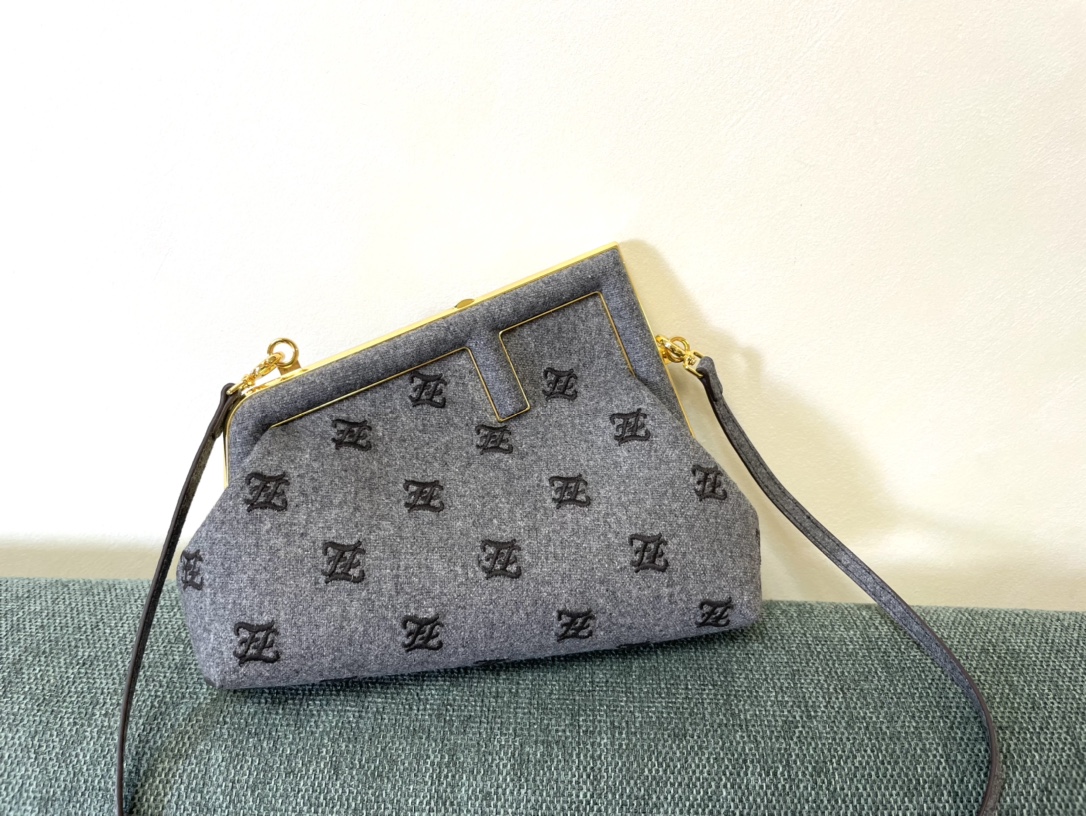 F*endi Top Bag 26*9.5*18CM