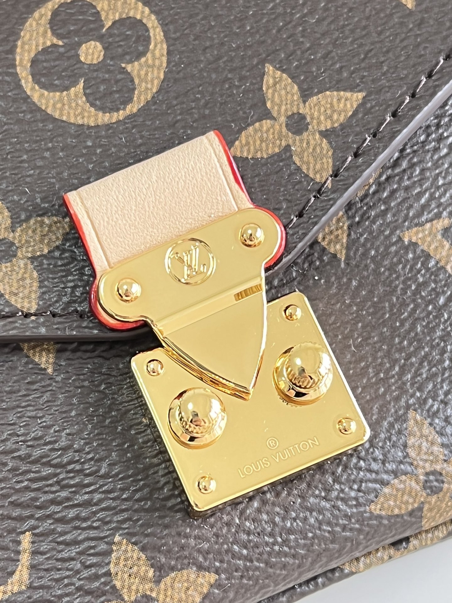 L*ouis V*uitton Bag Top Quality 14*11*3.5CM