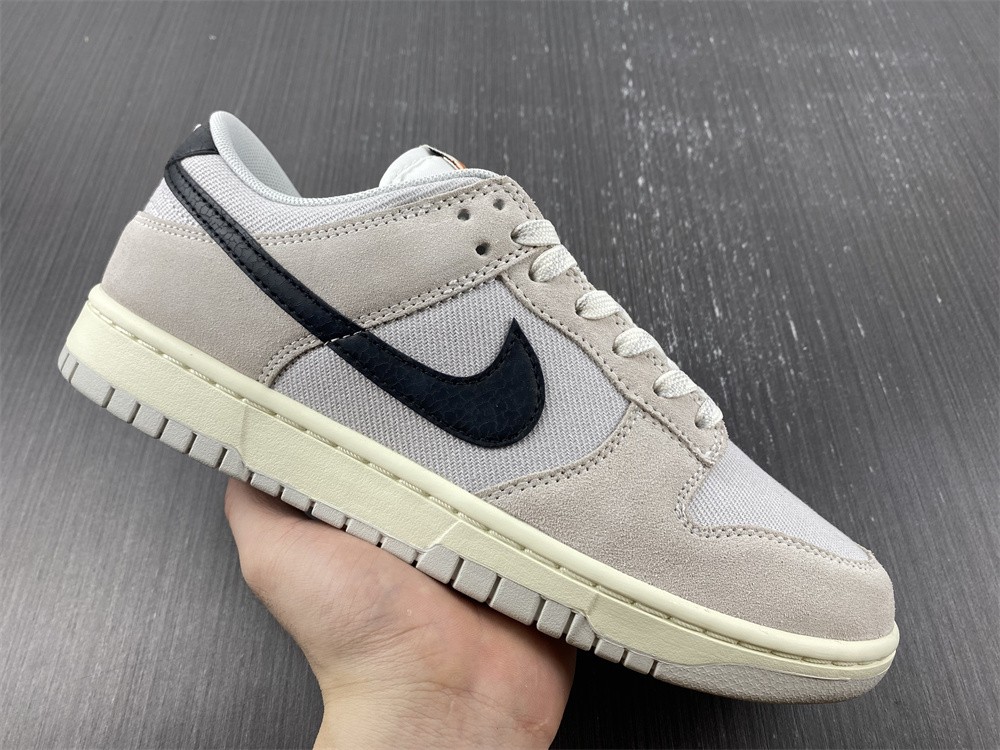 from NIKE DUNK LOW RETRO SE DO9776-001