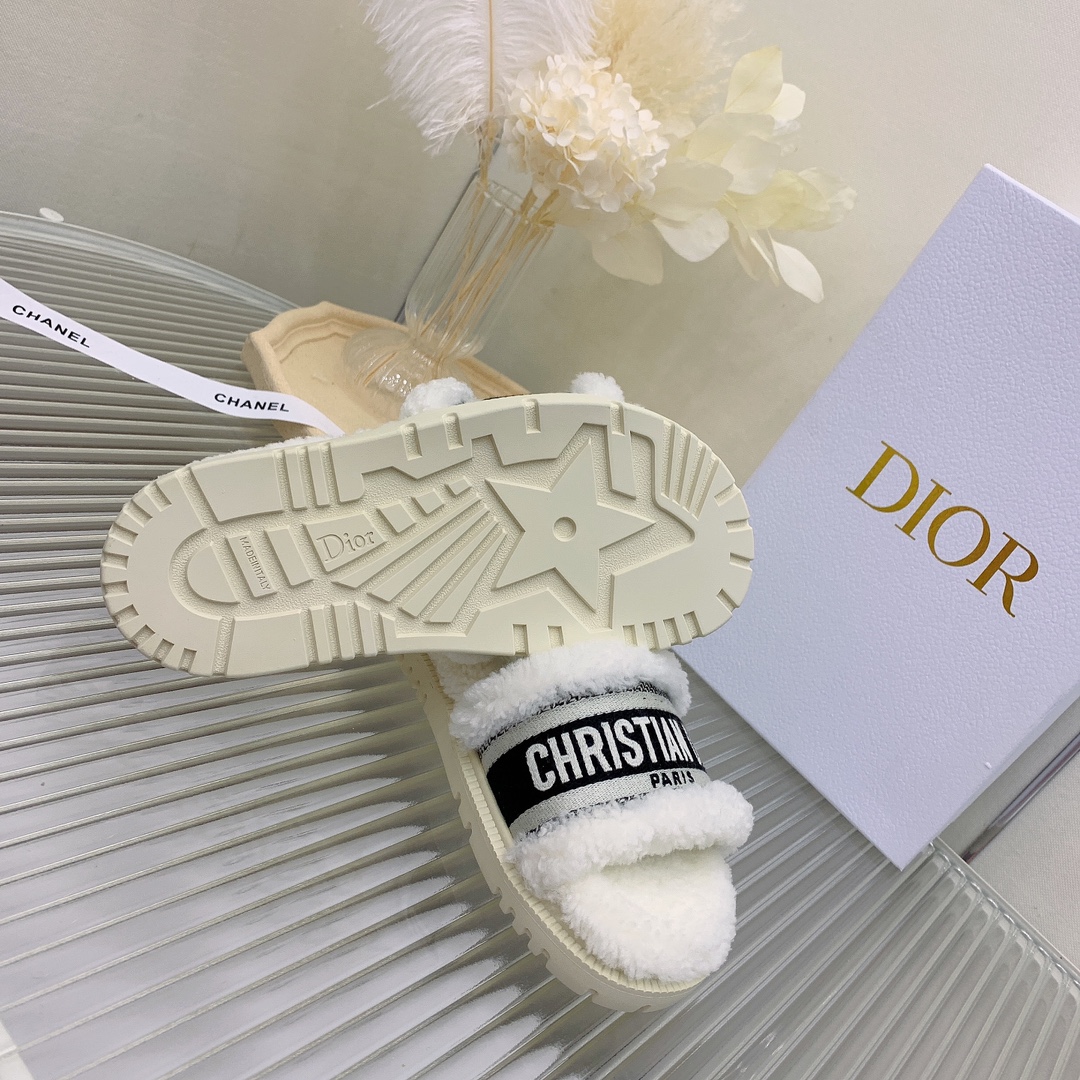 Women D*or Sandals