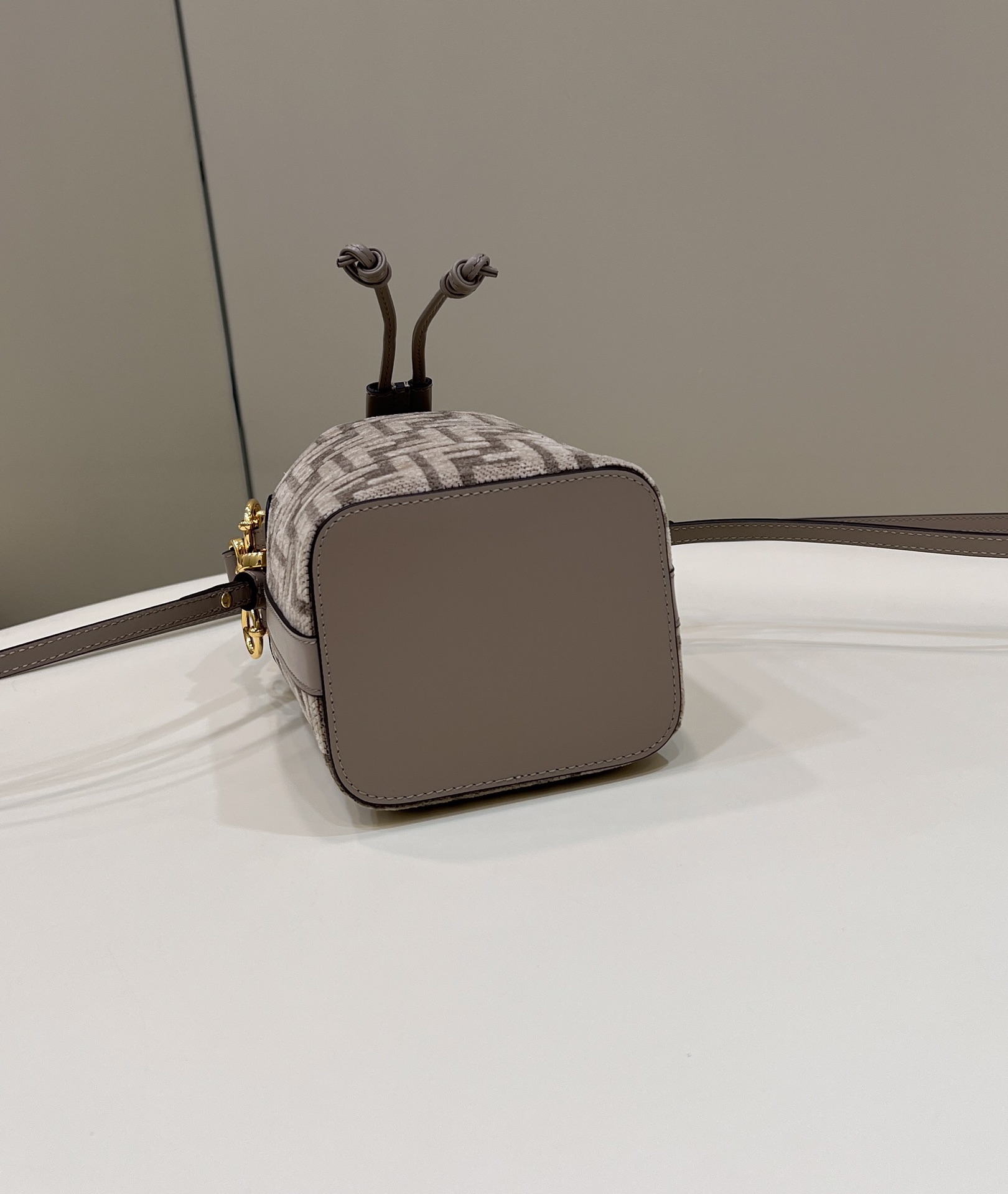 F*endi Top Bag 18*12*10CM