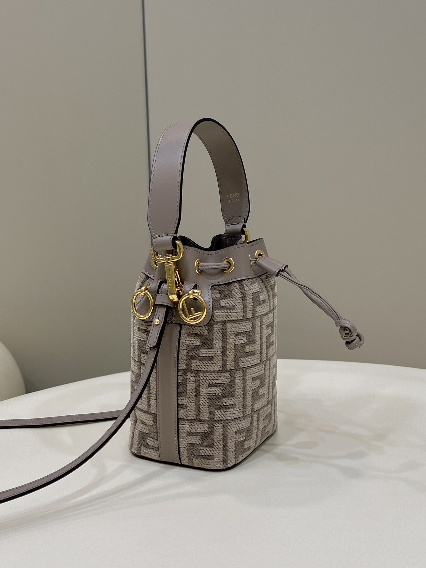 F*endi Top Bag 18*12*10CM