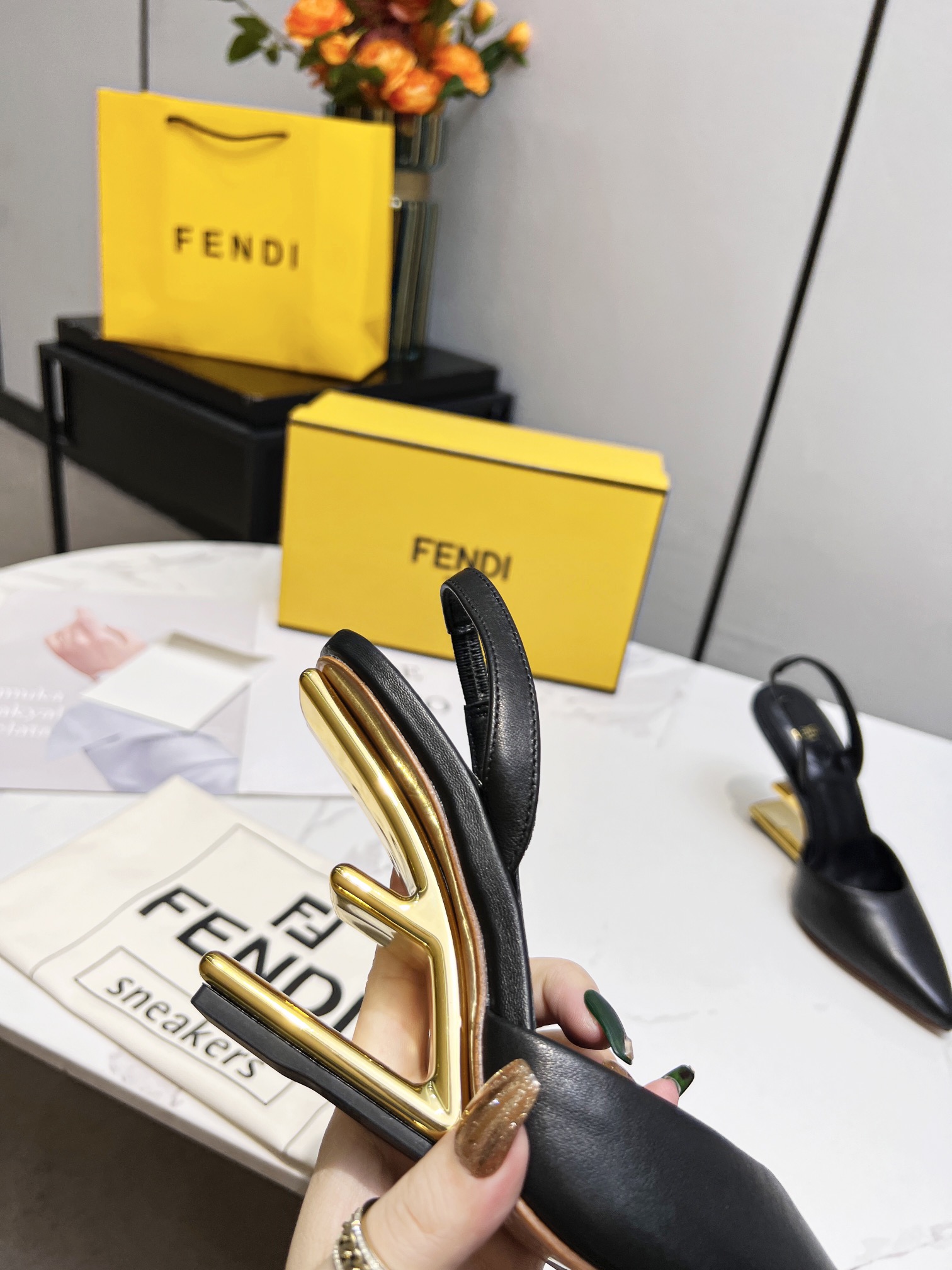 Women F*endi Top Quality Sandals