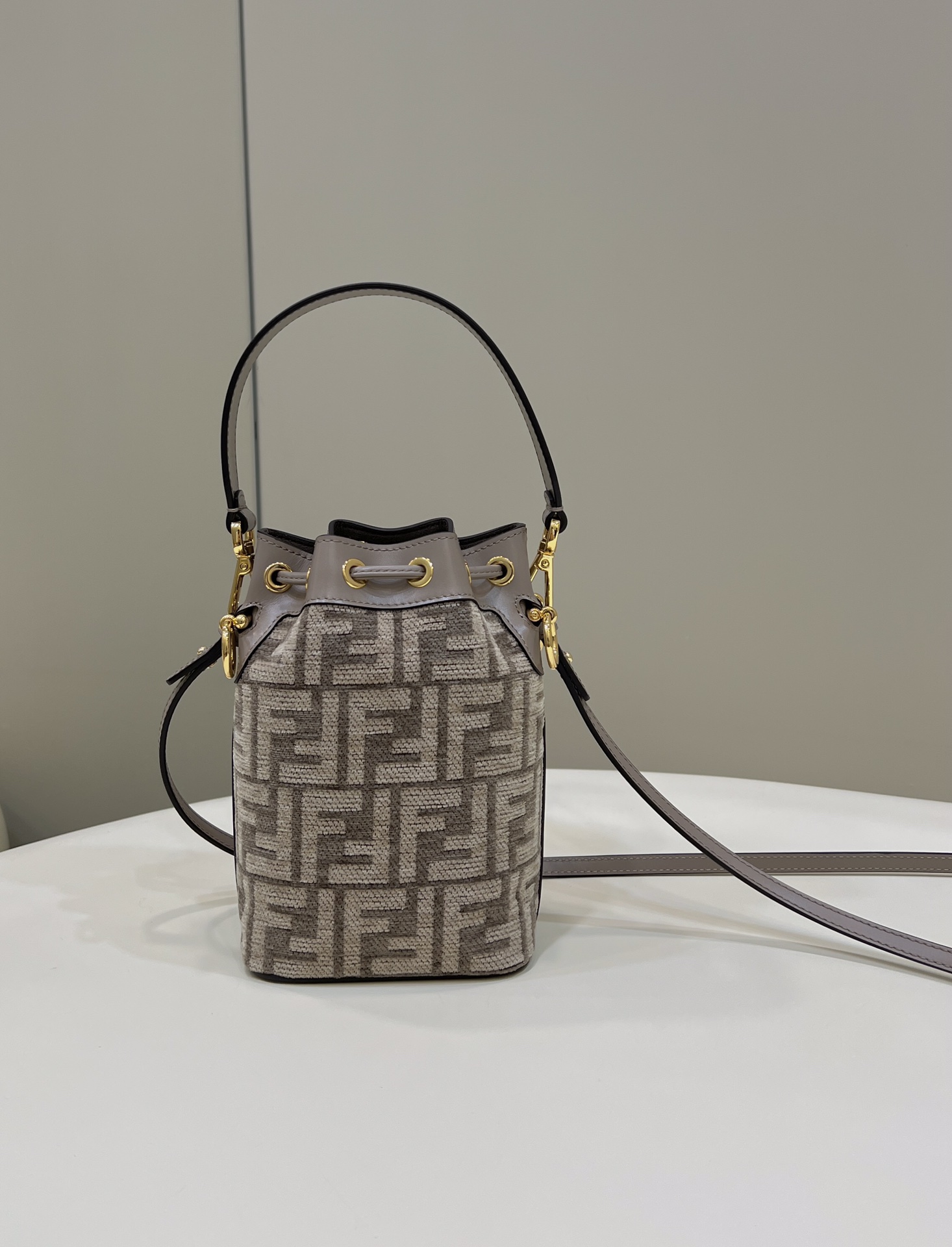 F*endi Top Bag 18*12*10CM