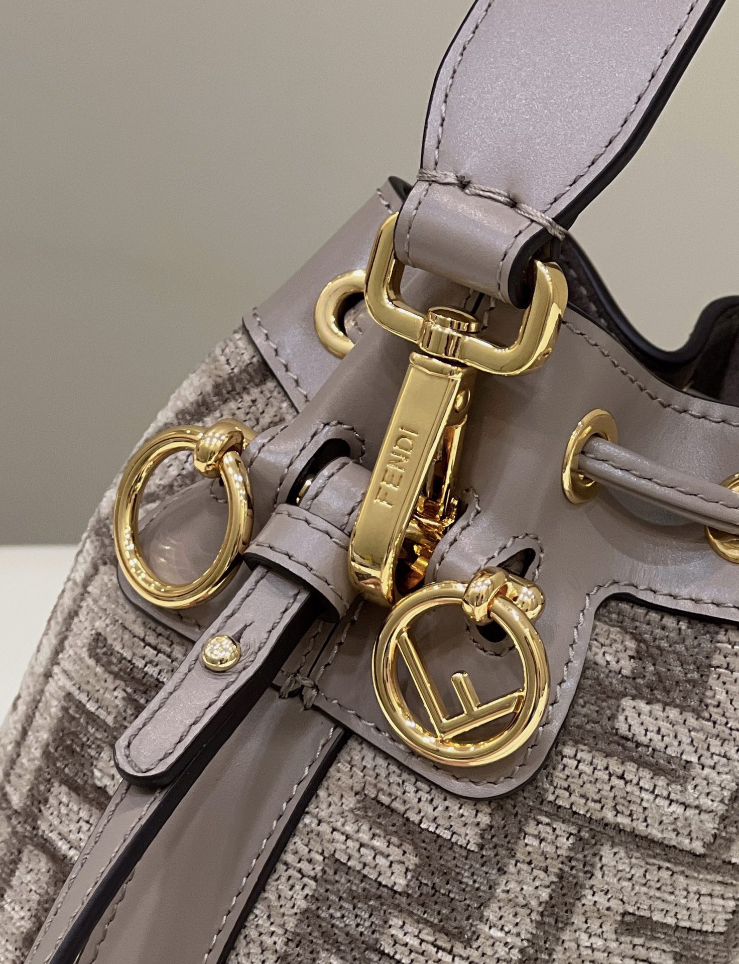 F*endi Top Bag 18*12*10CM