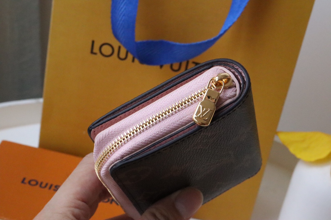 L*ouis V*uitton Bag Top Quality 11.5*8.5*2.2CM