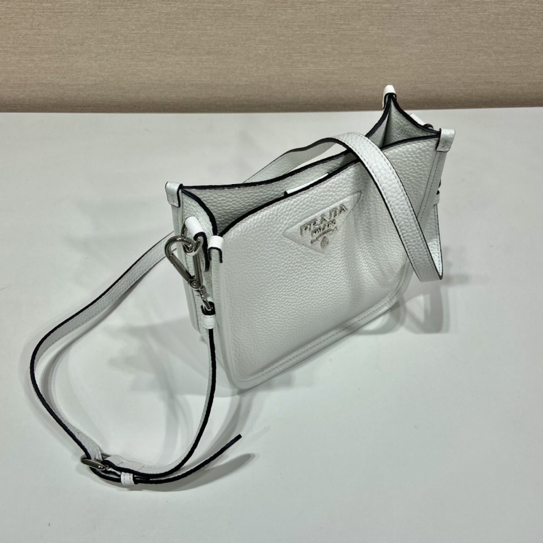 P*rada Bag Top Quality 19*20*6CM