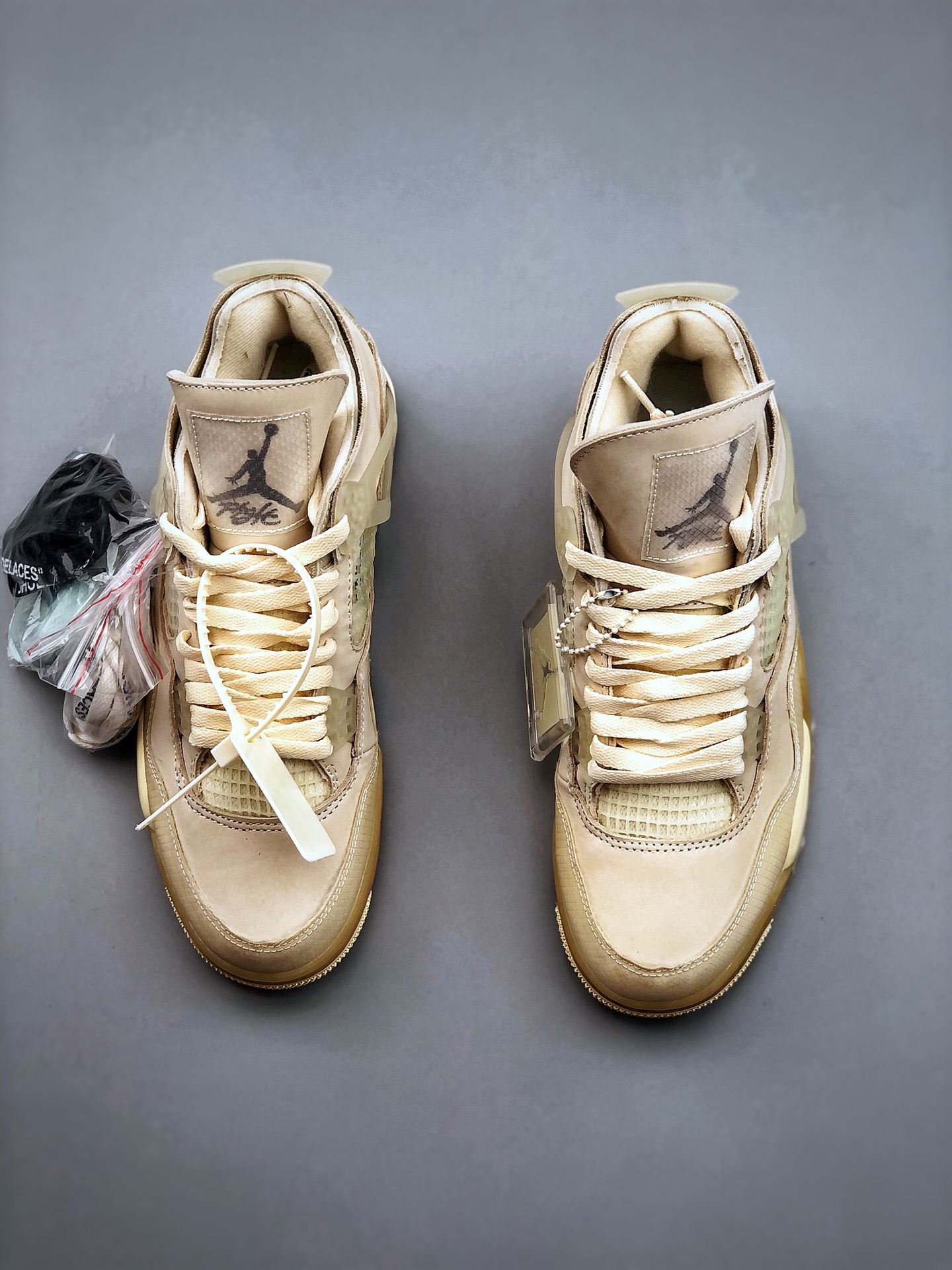 OFF-WHITE x Air Jordan 4 “sail”ow