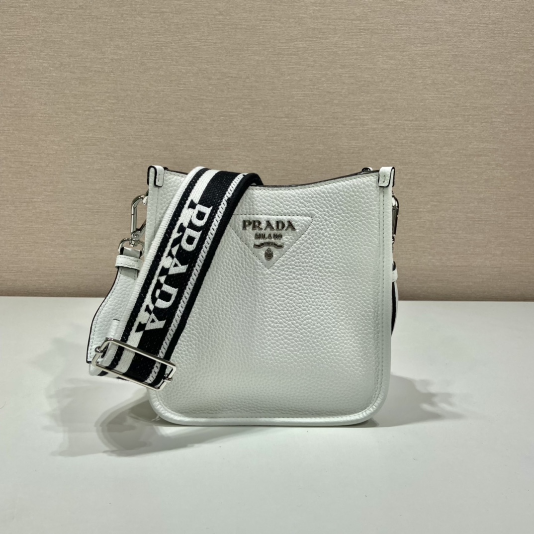 P*rada Bag Top Quality 19*20*6CM