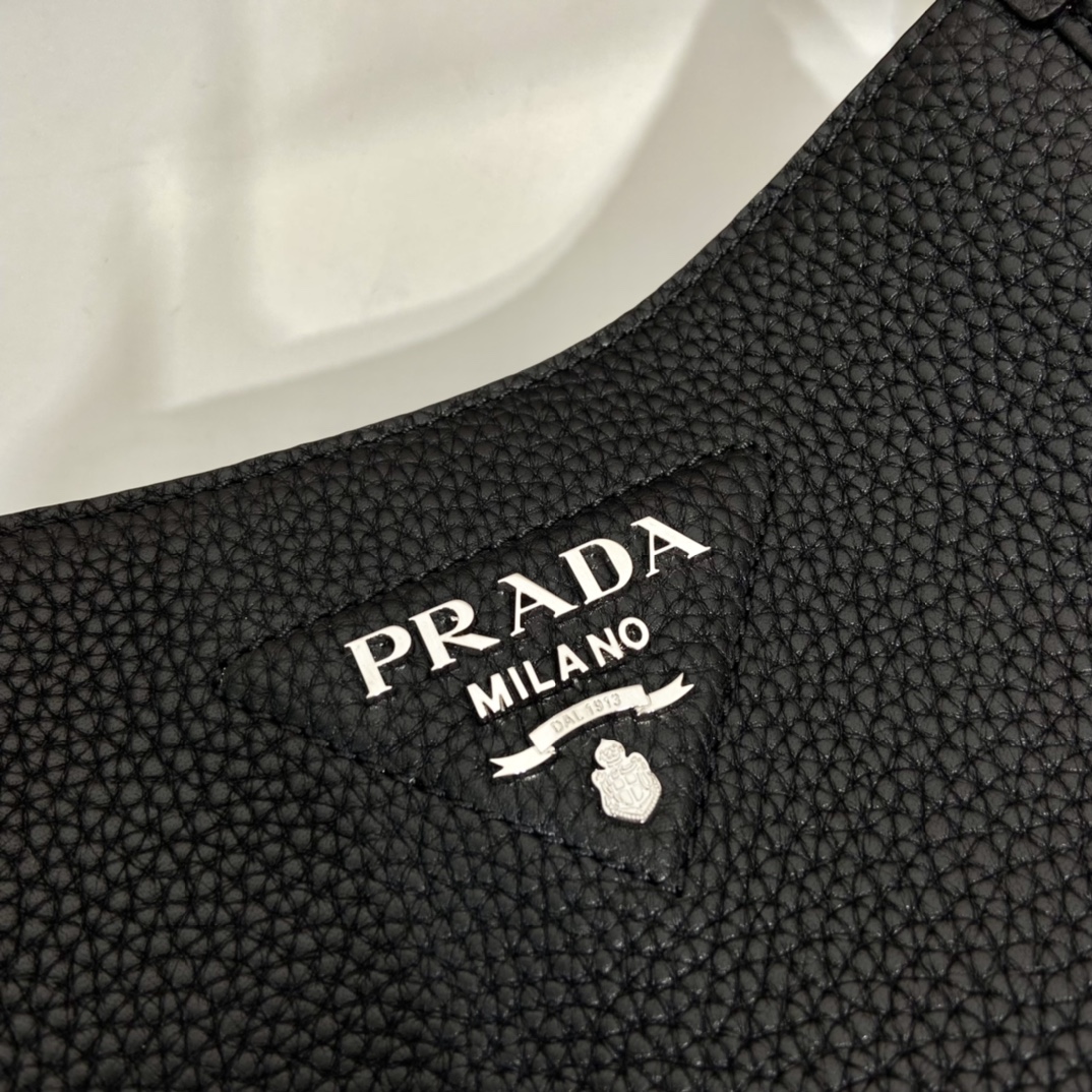 P*rada Bag Top Quality 19*20*6CM
