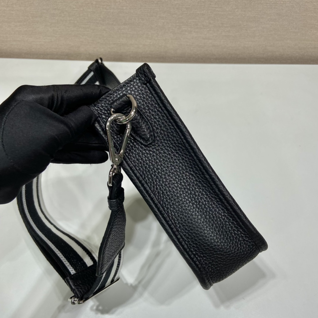 P*rada Bag Top Quality 19*20*6CM