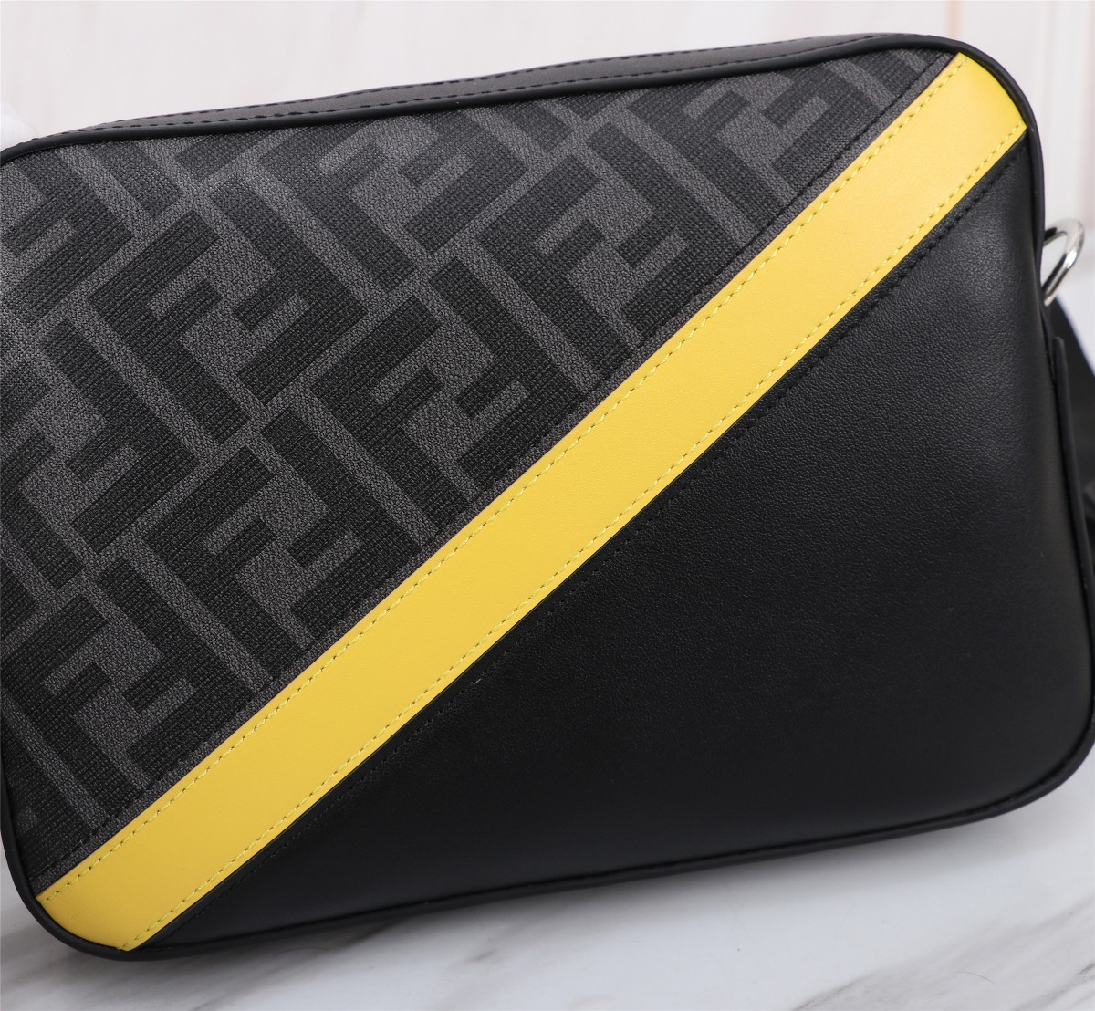 F*endi Bag Top Quality 23*16*5CM