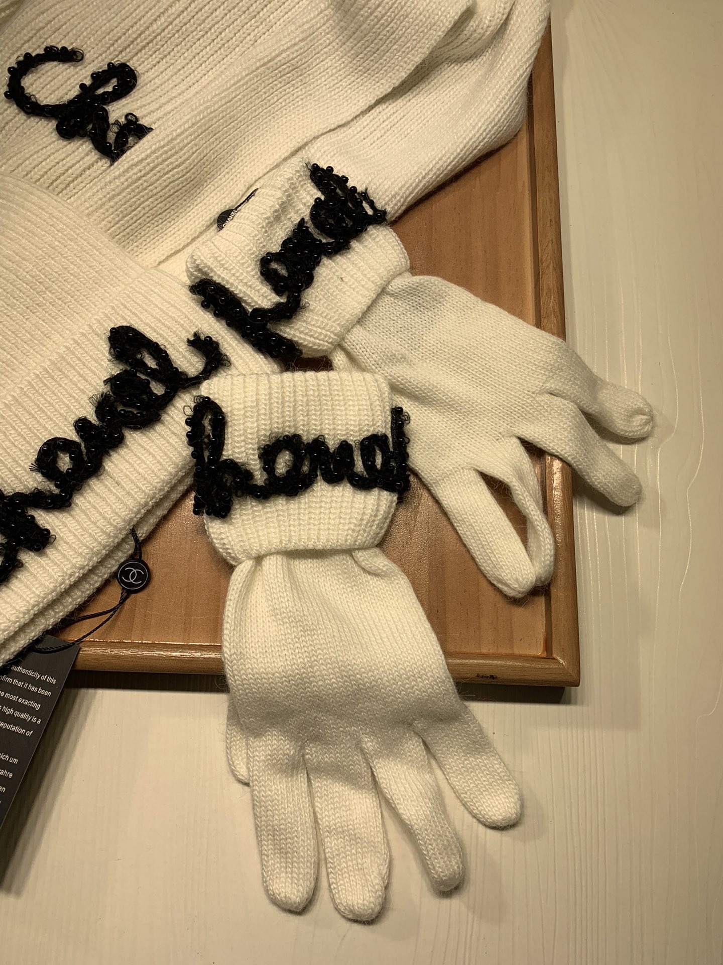 Copy Women Men Hat+Gloves+The scarf C*hanel