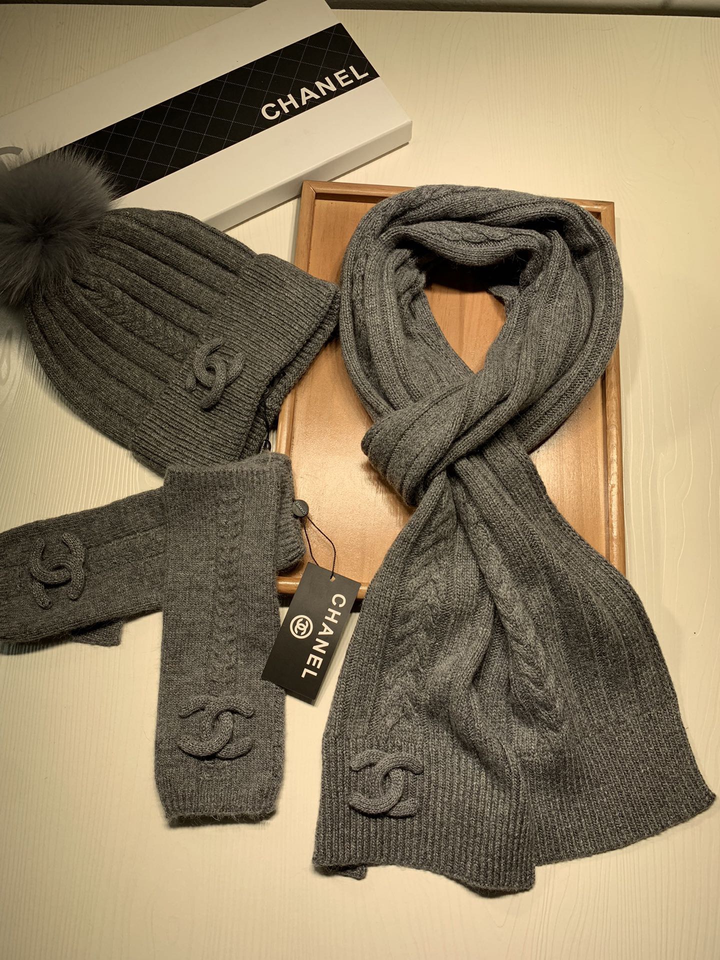 Copy Women Men Hat+Gloves+The scarf C*hanel