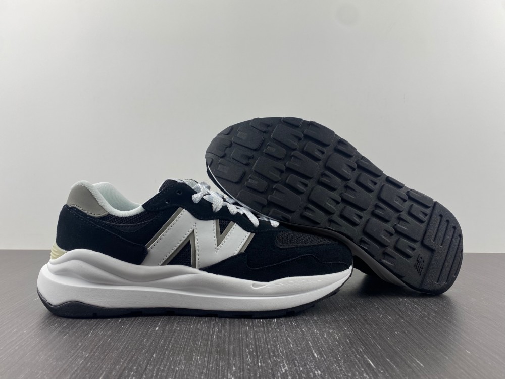 N*ew B*alance Sneakers Maikesneakers