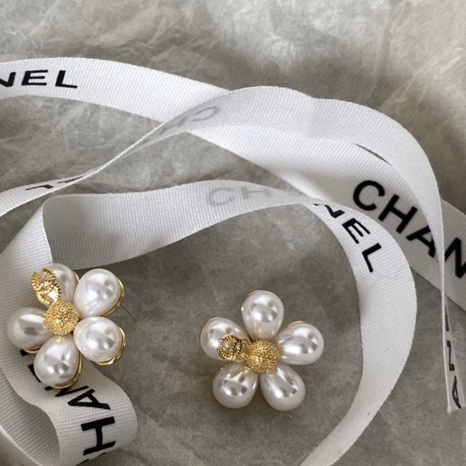 Women Earrings C*hanel