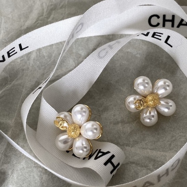 Women Earrings C*hanel