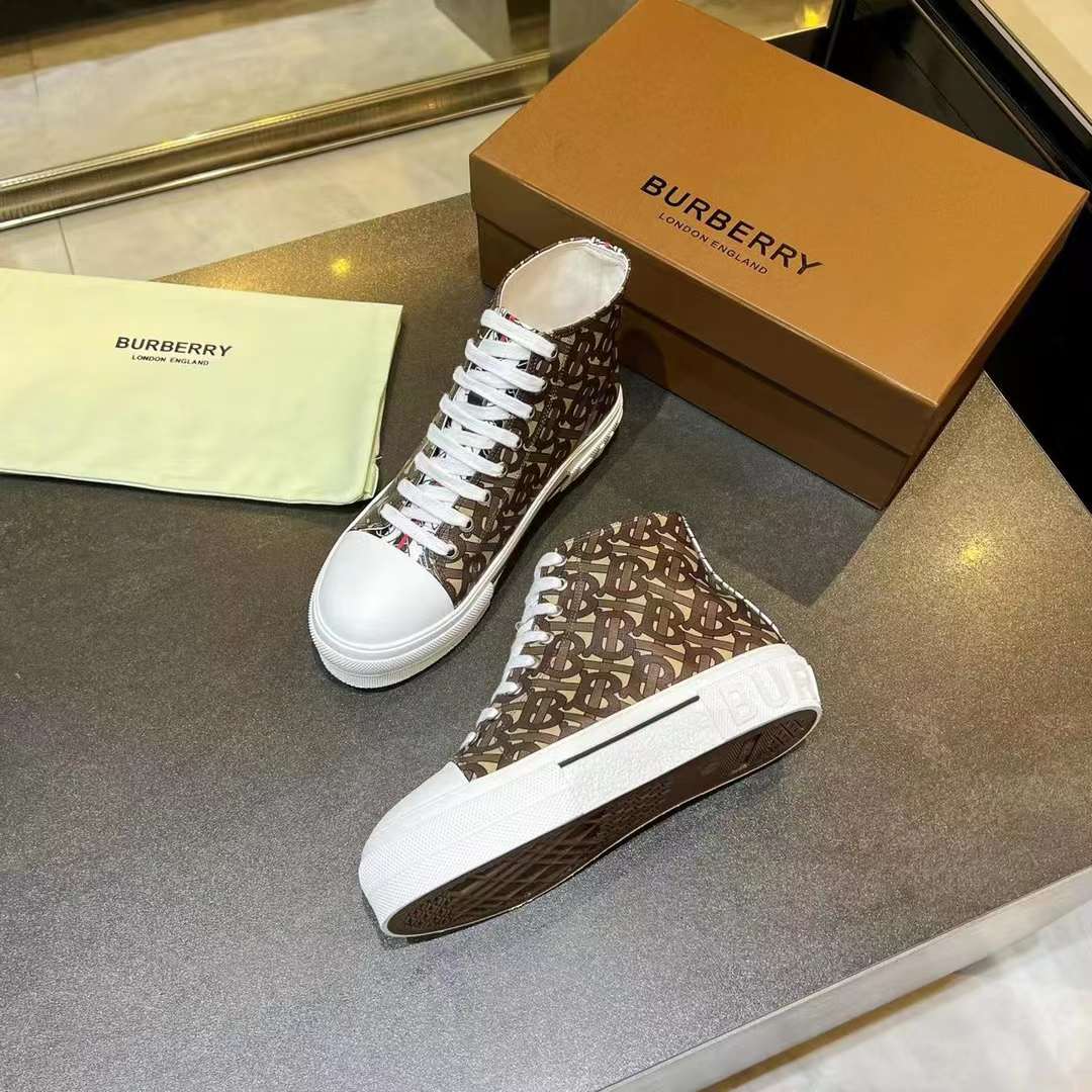 Men Women B*rberry Sneaker ()