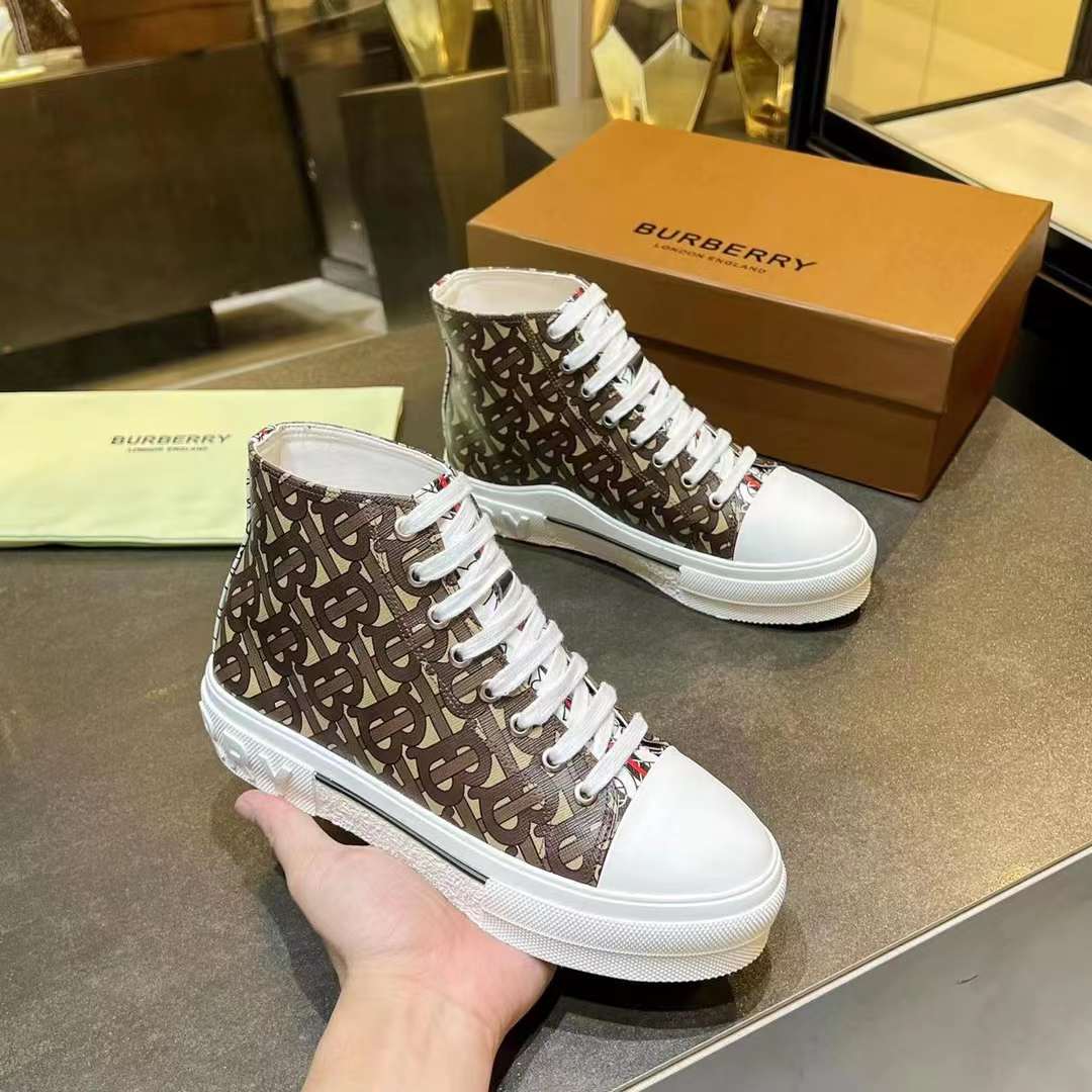 Men Women B*rberry Sneaker ()