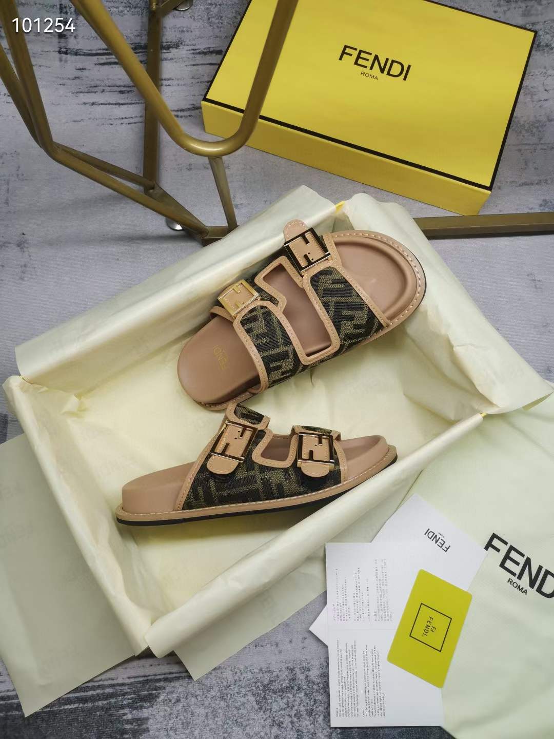 Women Men F*endi Top Sandals ๏ผ ๏ผ